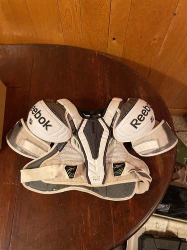 Senior Large Reebok 20k Pro Pro Stock Shoulder Pads