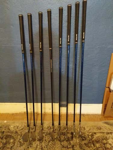 Used Men's Nike Right Handed VR Pro Iron Set Regular Flex Graphite Shaft