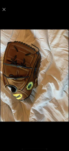 Clevinger Brown New High School/College Wilson Right Hand Throw A2000 Baseball Glove 12"