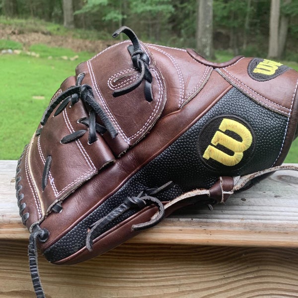 Brown Adult Pitcher's A2000 B2 12" Baseball Glove