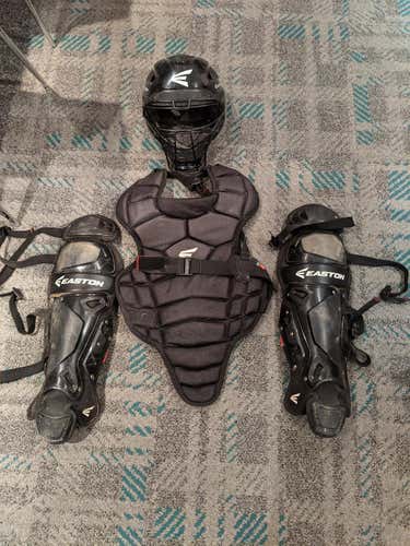 Used Youth Easton Gametime Catcher's Set