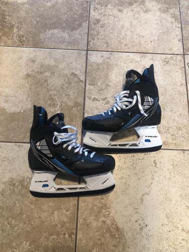 Senior True Regular Width Size 7.5 Hockey Skates
