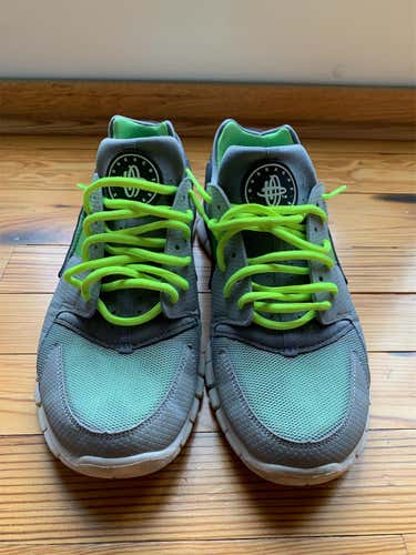 Nike Huarache Sneakers, Gray & Volt, size 9.5