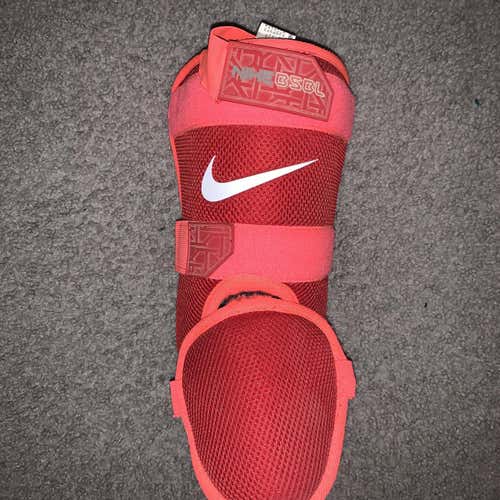 Nike BPG 40 Leg Guard 2.0 University Red/Hot Punch RARE!