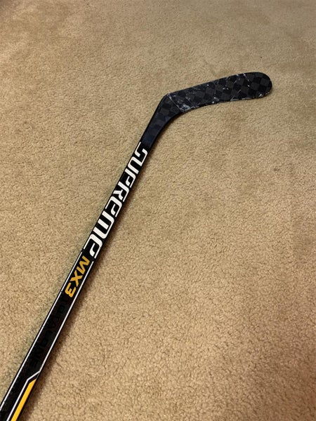 Senior Right Handed Supreme MX3 Hockey Stick