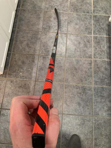 Bauer Vapor Fly Lite P28 87 Flex RH Hockey Stick