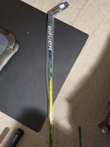 Senior Right Handed Supreme Ultra Sonic Mid Pattern  Hockey Stick