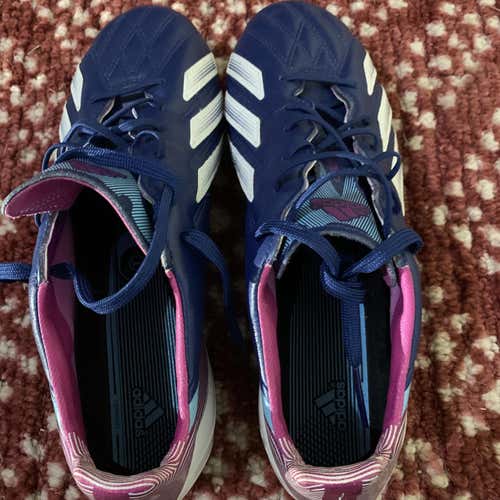 Adult Size 7.5 (Women's 8.5) Nike Cleats