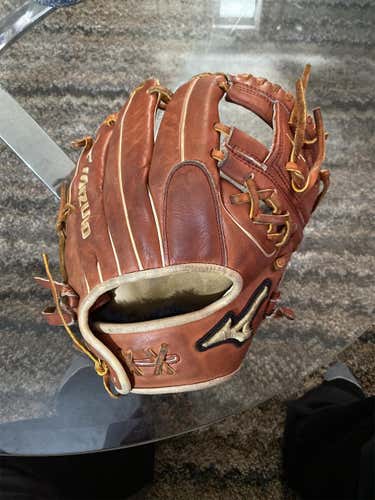 Brown High School/College Infield Pro Select 11.5" Baseball Glove