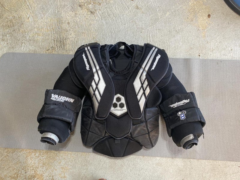 Used Senior Large Vaughn Velocity VE8 Pro Carbon Goalie Chest Protector