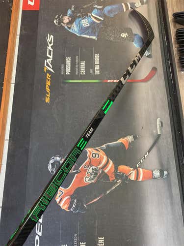 P29 | 75 Flex | RH | CCM Ribcore Trigger 5 TEAM | Pro stock