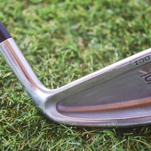 Titleist 	Dci 	5 Iron 	Right Handed 	37.5"	Steel 	Stiff	New Grip