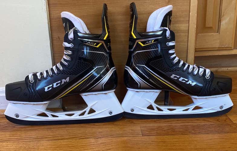 CCM Super Tacks As1 Player Skates Size 10