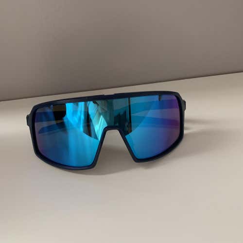 Unisex One Size Fits All Oakley Sutro Sunglasses