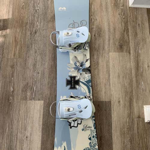 Women's  Morrow With Bindings Medium Flex Snowboard