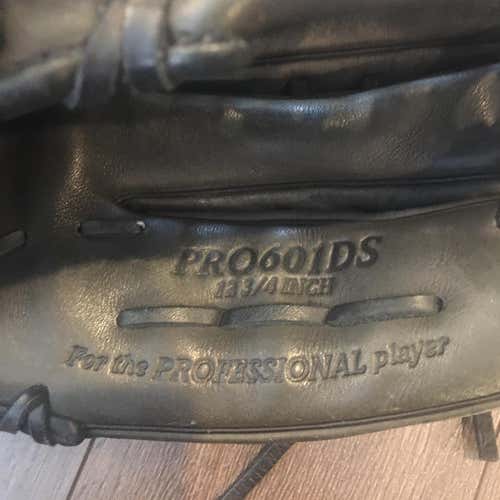 Black Adult Outfield Heart of the Hide 12.75" Baseball Glove