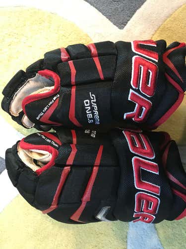 Black/Red Used Senior Bauer Supreme One.8 Gloves 14" VG condition Blackhawks colors