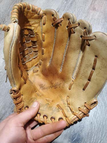 Ken Griffey Jr Signature Rawlings Right Hand Throw Infield Baseball Glove 10"