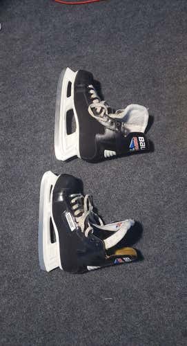 Used Classic Senior Bauer 76 Professional Hockey Skates Size 8D