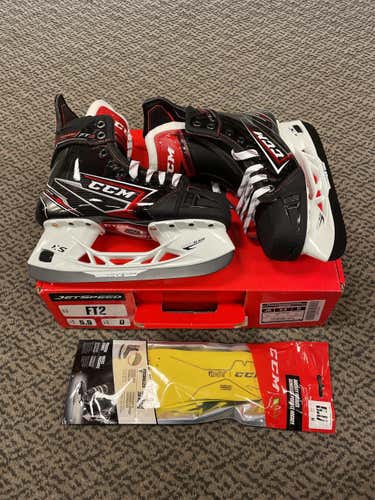 Junior CCM JetSpeed FT2 Regular Width Size 5.5 Hockey Skates