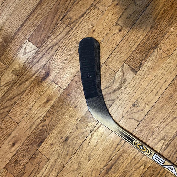 RARE EASTON ALUMINUM T FLEX 100 HOCKEY STICK BRAND NEW JEREMY ROENICK for  Sale in Waldwick, NJ - OfferUp