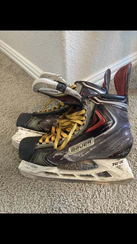 Senior Bauer Vapor APX2 Regular Width Size 11 Hockey Skates