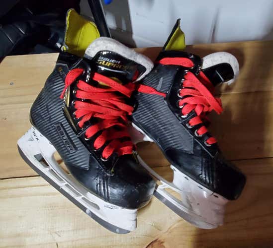 Junior Bauer Supreme S27 - Size 5.5 - D&R new laces!