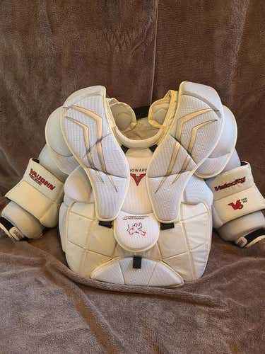 HOWARD Vaughn V6 2200 Pro XL Goalie Chest Protector Pro