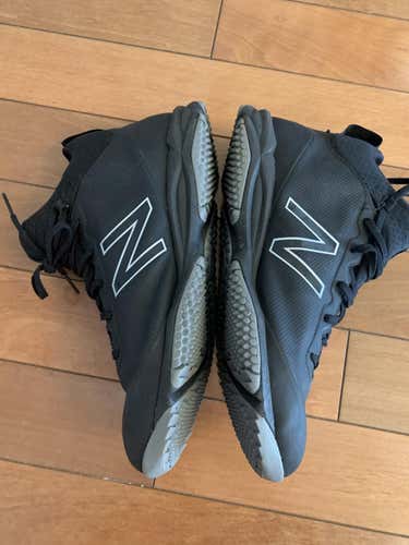 Black Used Adult Men's Size 10 (Women's 11) Turf Cleats New Balance Low Cut