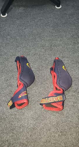 Used Youth Large Easton Y19 Elbow Pads