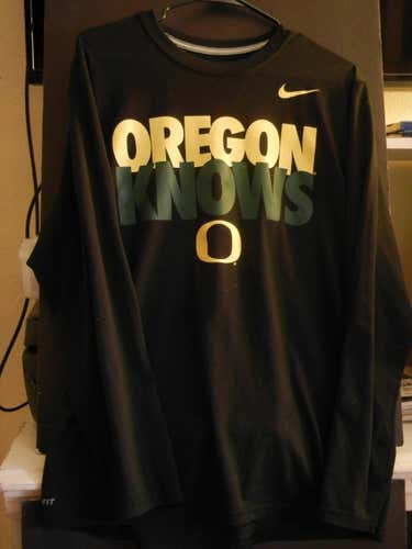 Black Used Men's Adult Medium Nike Shirt