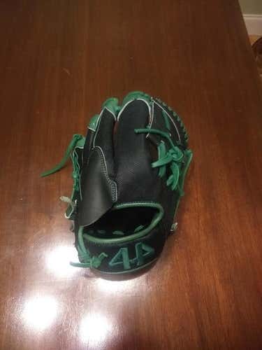 Used 44 Pro Right Hand Throw Signiture Series Baseball Glove 11.75" 1-Piece Web, Mesh Back