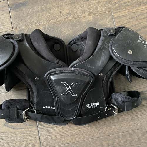 Used XS Xenith Flyte Shoulder Pads