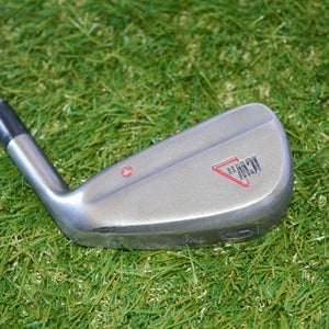 Taylormade 	ICW11	6 Iron 	Right Handed	37.25"	Steel 	Stiff	New Grip
