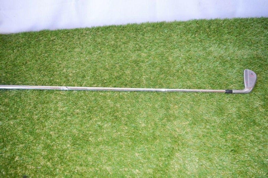 Taylormade 	ICW11	6 Iron 	Right Handed	37.25"	Steel 	Stiff	New Grip