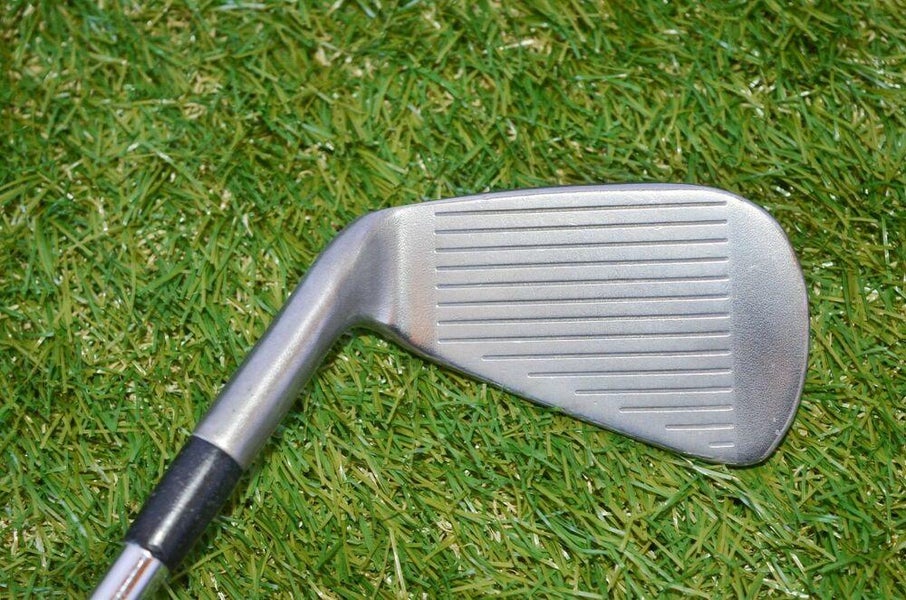Taylormade 	ICW11	6 Iron 	Right Handed	37.25"	Steel 	Stiff	New Grip