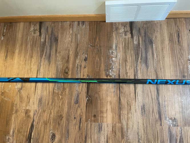 Used Bauer Right Handed Nexus Geo Hockey Stick