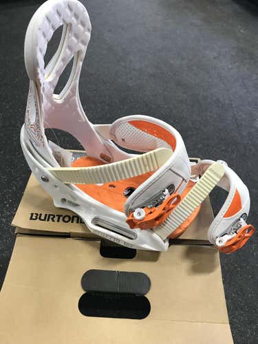 Used Women's Medium Burton Stiletto Snowboard Bindings