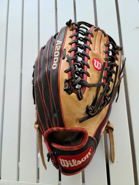 Used High School/College Wilson Right Hand Throw Outfield A2000 Baseball Glove 12.75"