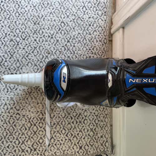 Senior Bauer Nexus 2N Regular Width Pro Stock Size 8.5 Hockey Skates