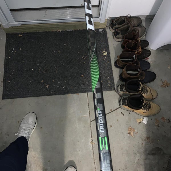 Senior Right Handed RibCor Trigger 4 PRO Mid Pattern Pro Stock Hockey Stick