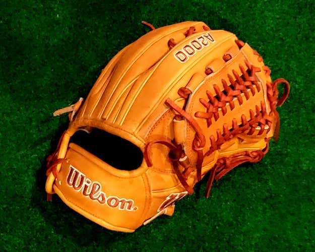 2021 Wilson A2000 D33 Pitcher's Baseball Glove 11.75"