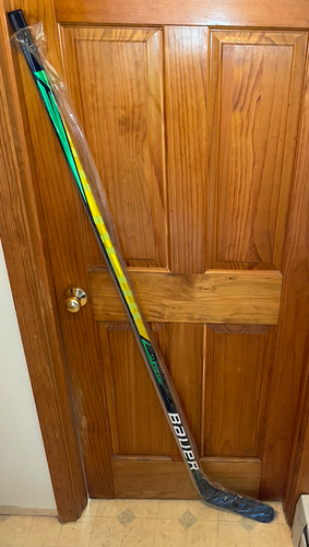 New Senior Bauer Left Hand Supreme Ultra Sonic Hockey Stick Toe Pattern Pro Stock