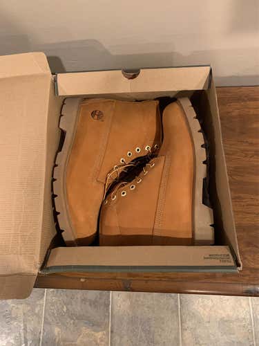 NEW Timberland Boots (11M)