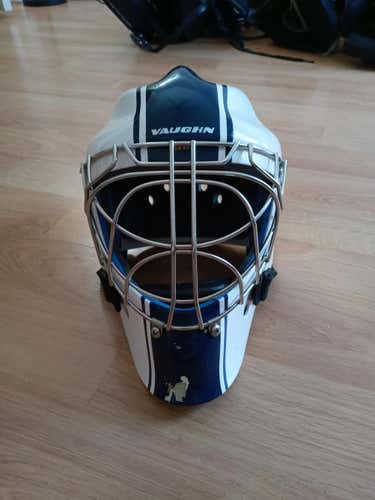 Senior Vaughn VM 2300 Goalie Mask