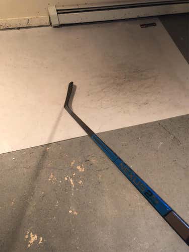 Senior Right Handed Nexus 2N Pro Mid Pattern Pro Stock Hockey Stick