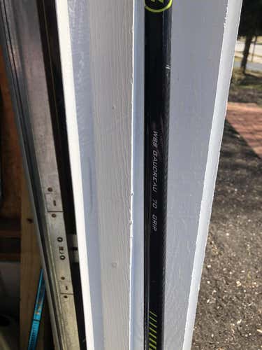 Used Intermediate Warrior Right Handed Alpha DX Hockey Stick