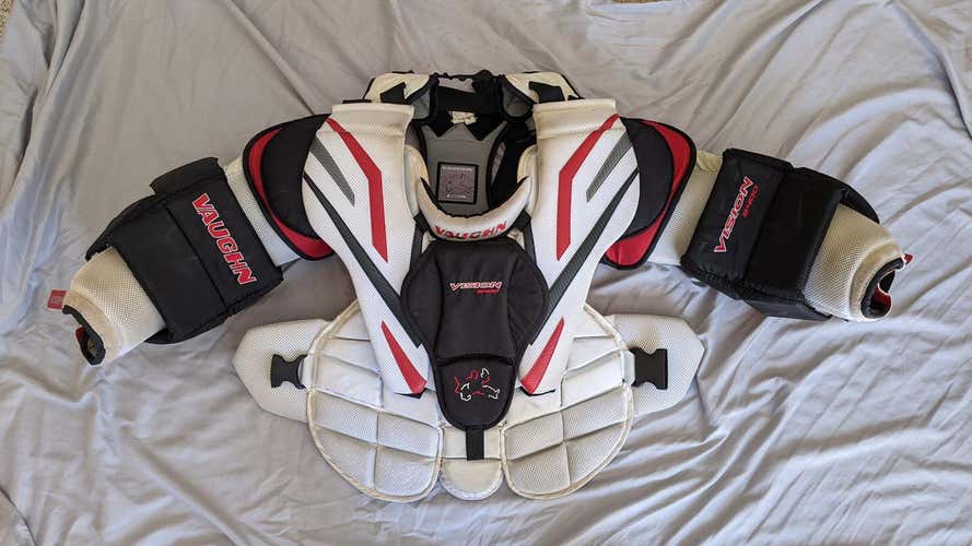 Used Senior Small Vaughn Vision 9400 Goalie Chest Protector