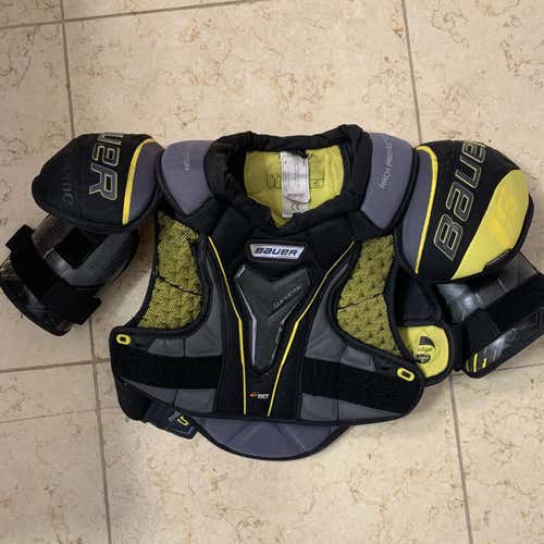 Senior Medium Bauer Supreme 1S  Shoulder Pads
