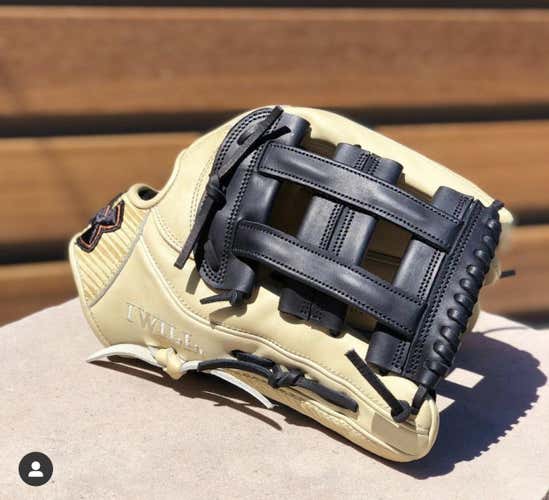 Pro Issue Under Armour Flawless Series OF Mitt 12.75”